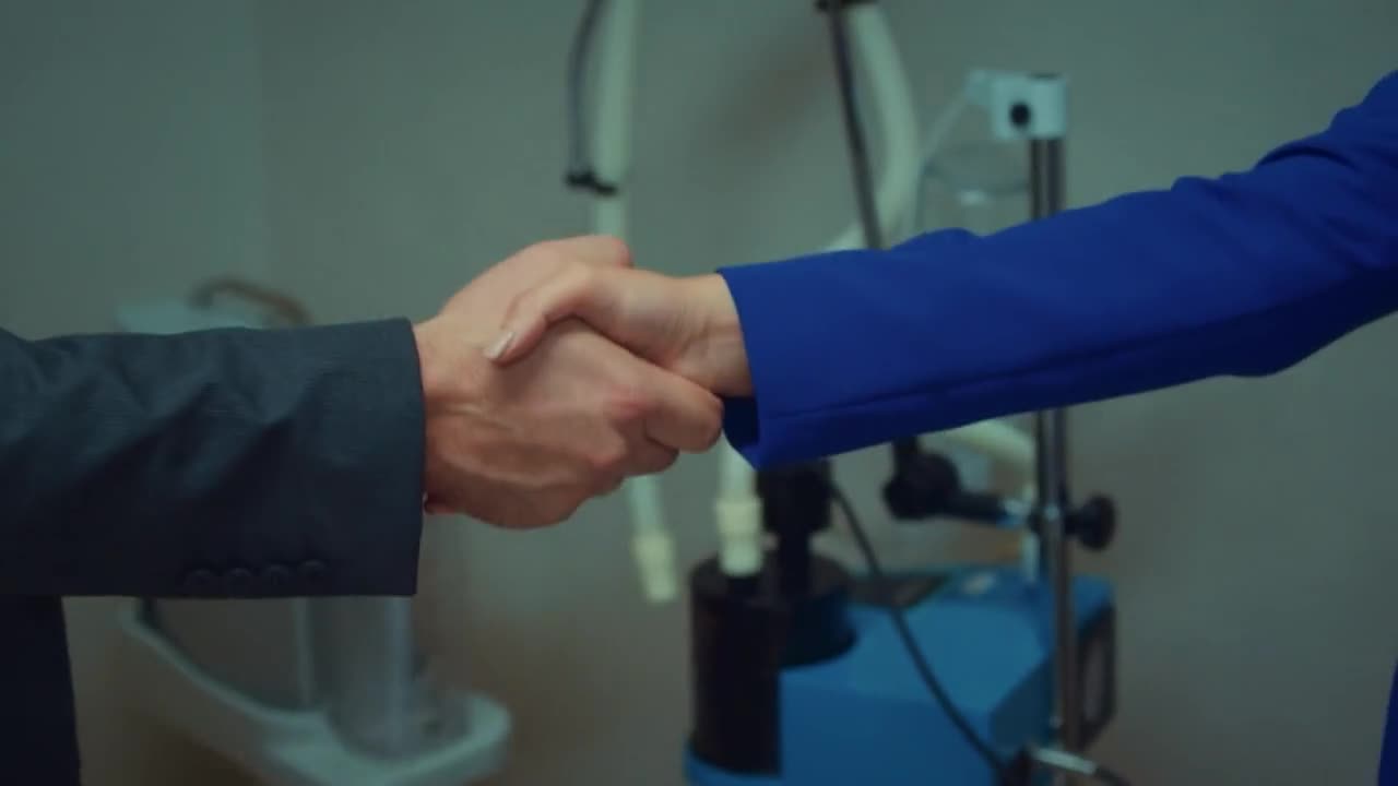 Кадры из сериала Чудо-врач 3 серия 1 сезон (2019)