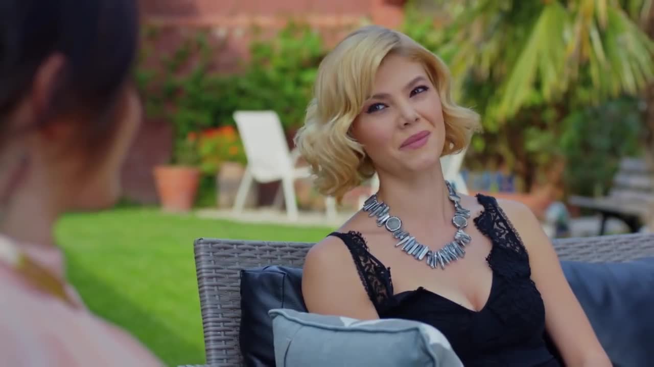 Кадры из сериала Полнолуние 30 серия 1 сезон (2017)