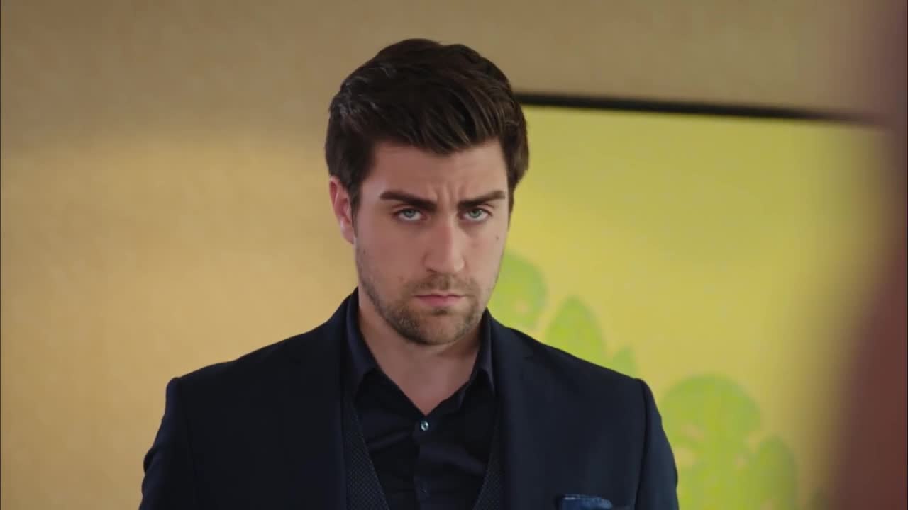 Кадры из сериала Госпожа Фазилет и ее дочери 26 серия 1 сезон (2017)