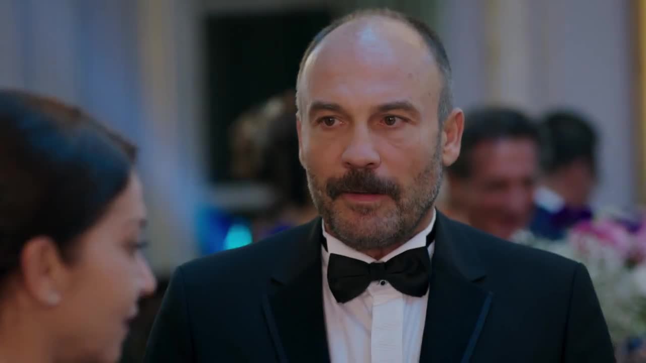 Кадры из сериала Госпожа Фазилет и ее дочери 9 серия 2 сезон (2017)