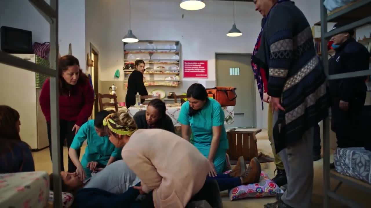 Кадры из сериала Госпожа Фазилет и ее дочери 47 серия 2 сезон (2017)