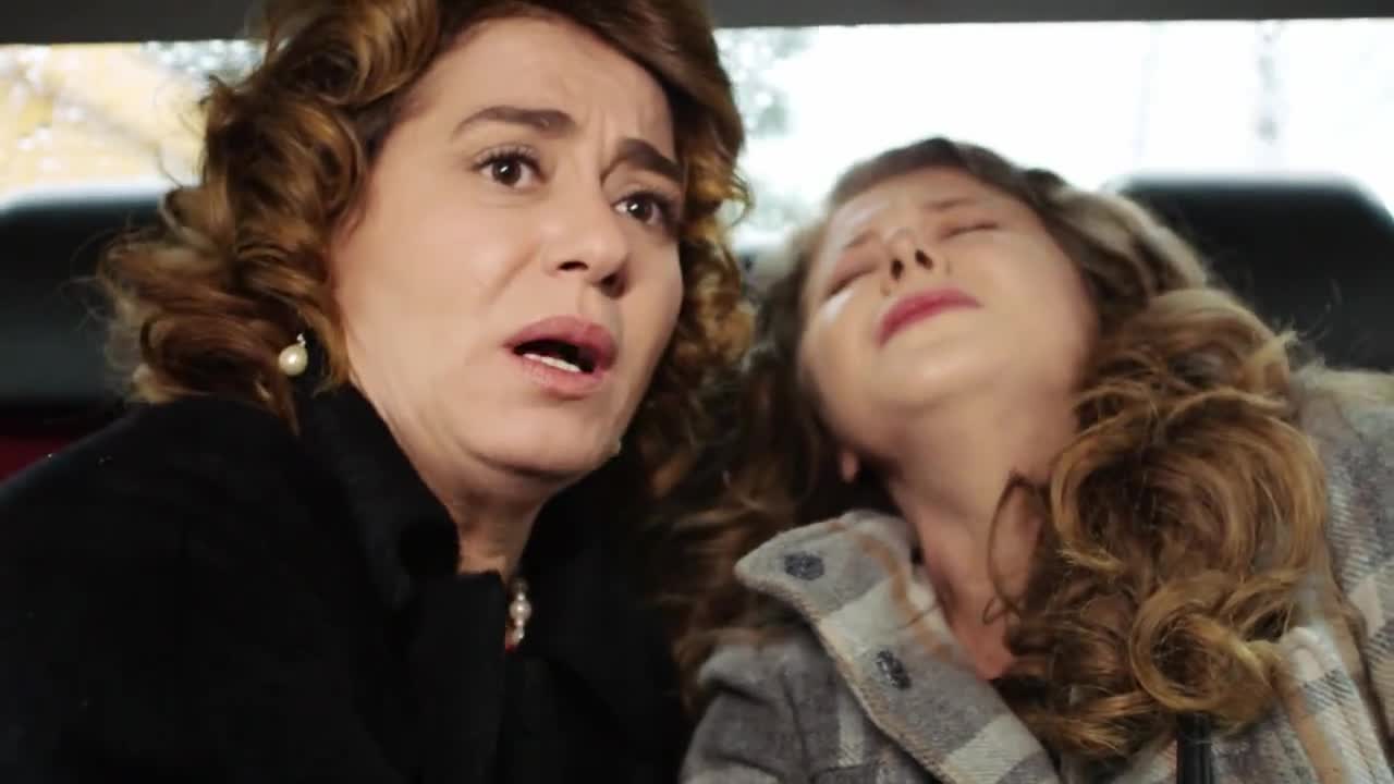 Кадры из сериала Госпожа Фазилет и ее дочери 53 серия 2 сезон (2017)