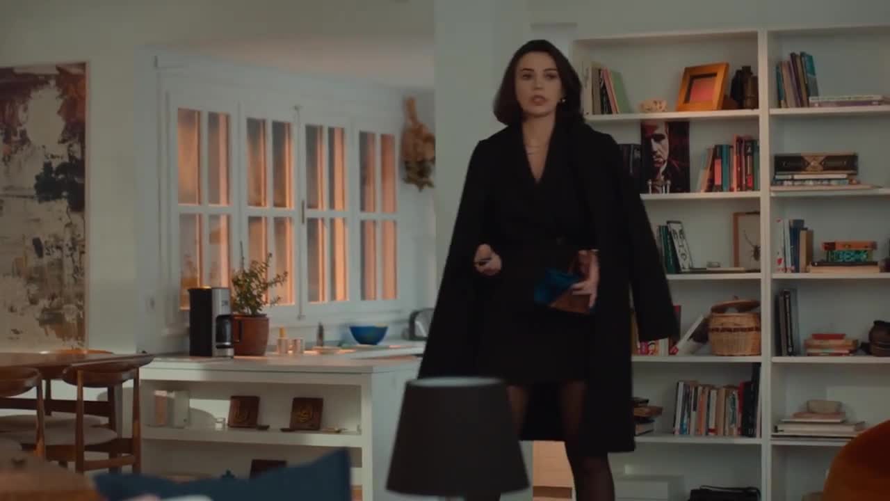 Кадры из сериала Бумажный дом 6 серия 1 сезон (2021)
