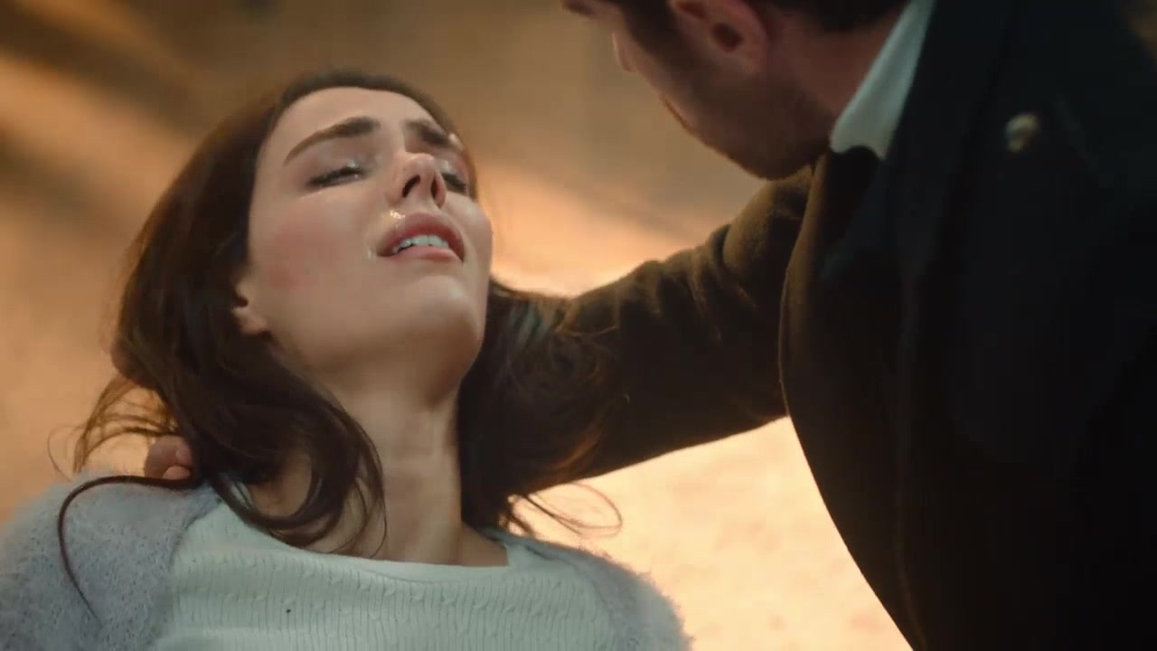 Кадры из сериала Три сестры 2 серия 1 сезон (2022)