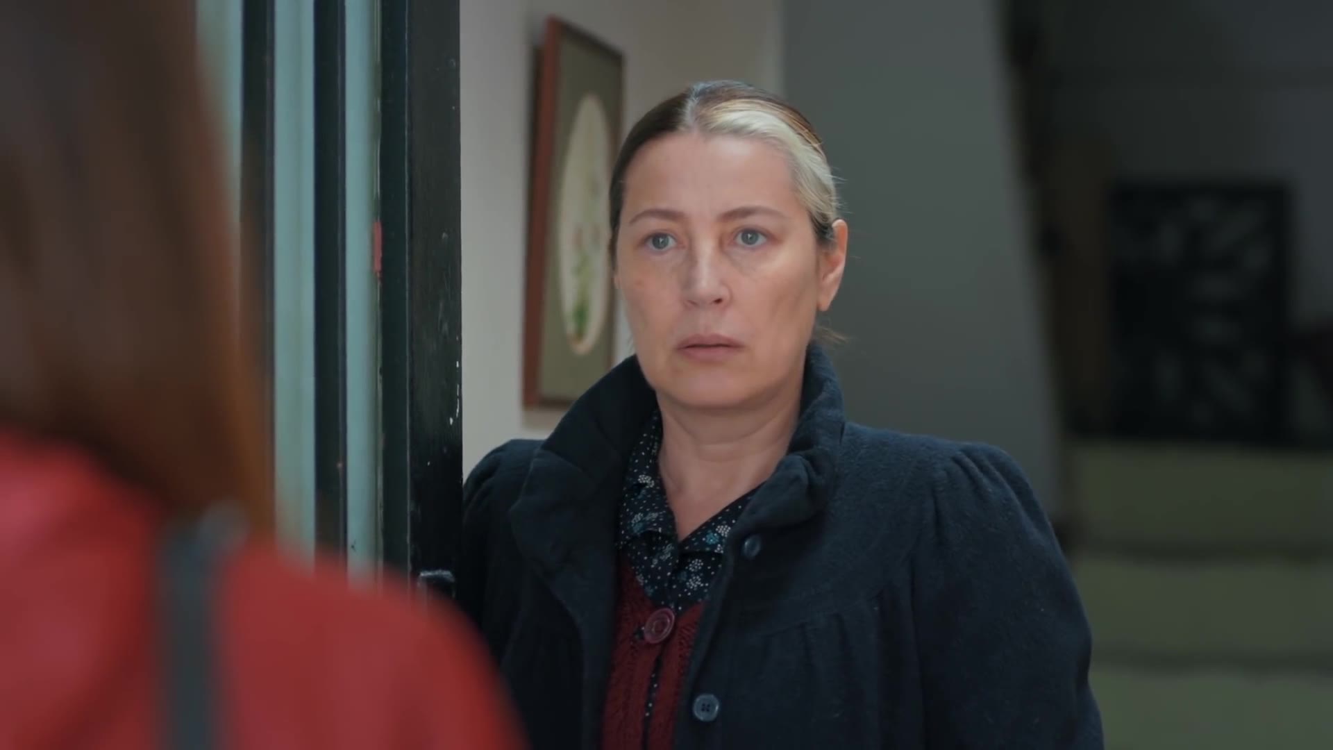 Кадры из сериала Мама (2016)