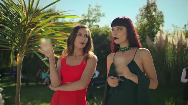 Кадры из сериала Маленькие убийства (2017)